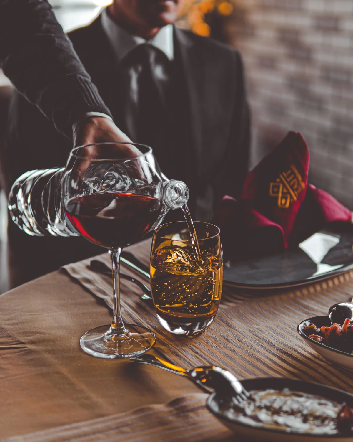 Un verre servi à la carafe, en salle